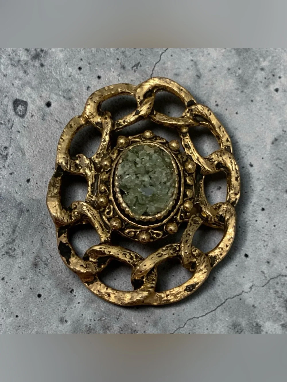 Vintage Gold-Tone Link brooch with crushed jade cabochon
